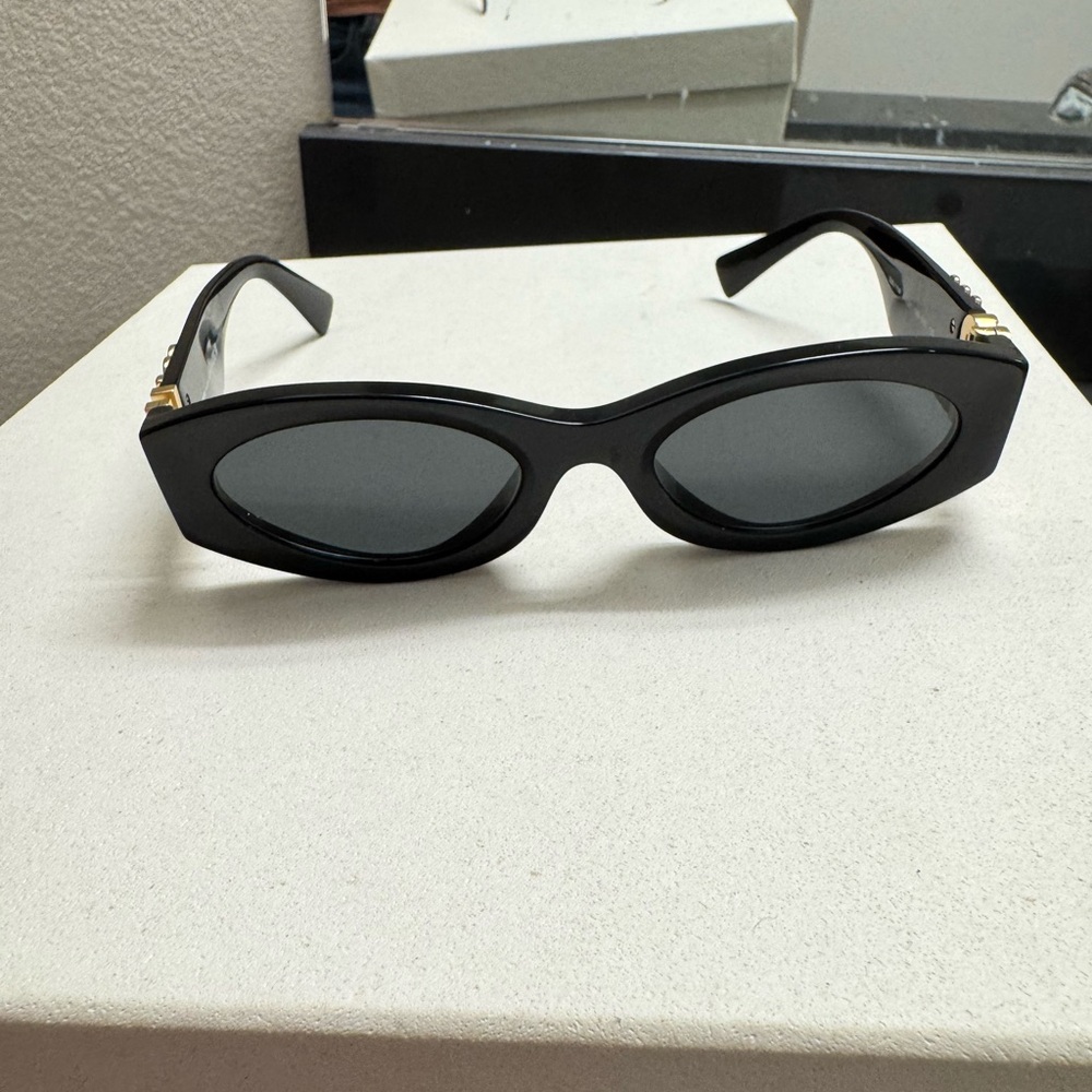 Mui mui Black Sunglasses